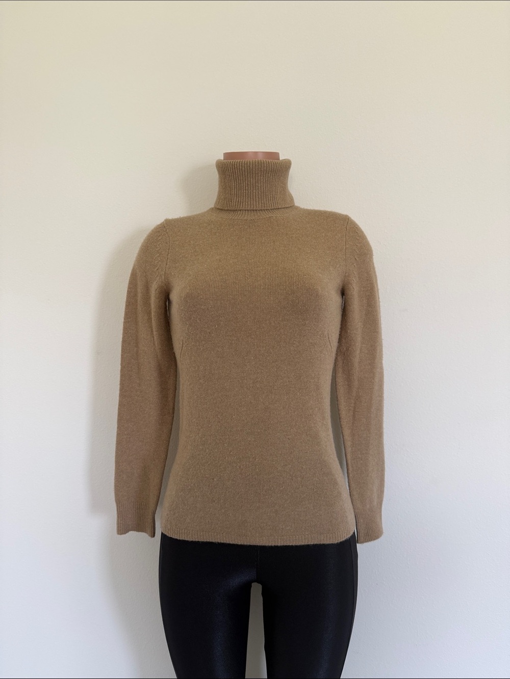 Theory Camel Ribbed Turtleneck Sweater size small